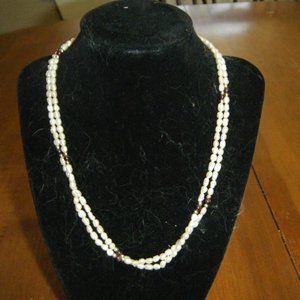 18: Purple and White Bead Necklace